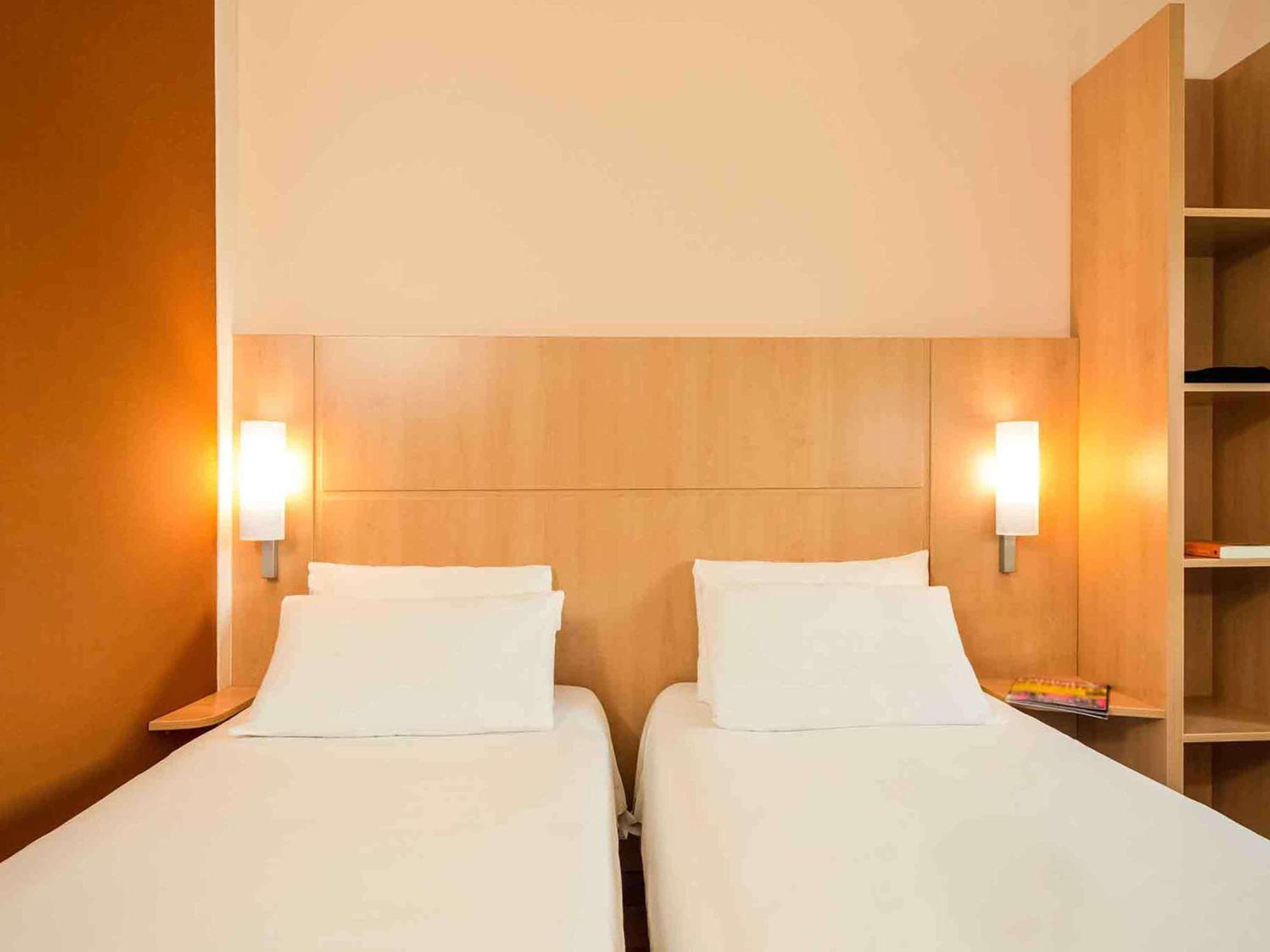 Ibis Vitre Centre Hotel Bagian luar foto