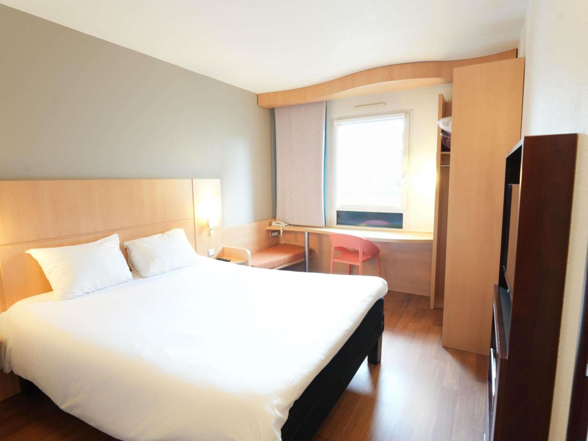 Ibis Vitre Centre Hotel Bagian luar foto